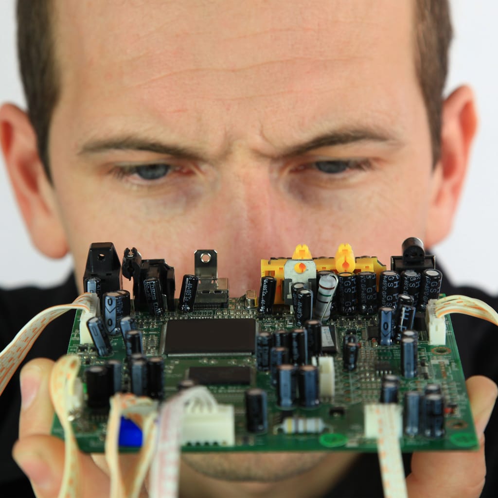 Agent technique électronicien / Agente technique électronicienne en études et développement